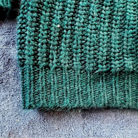 Dark teal green knit sweater size small - Picture 8 of 9